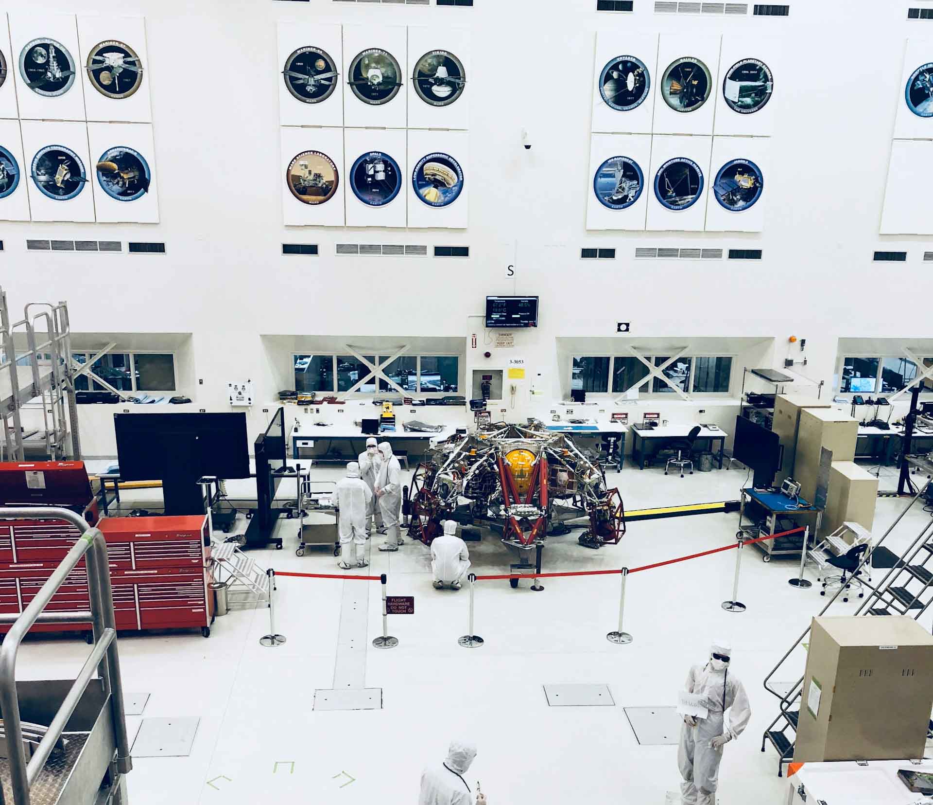 Cleanroom Cleaning - Aerospace Manufacturing